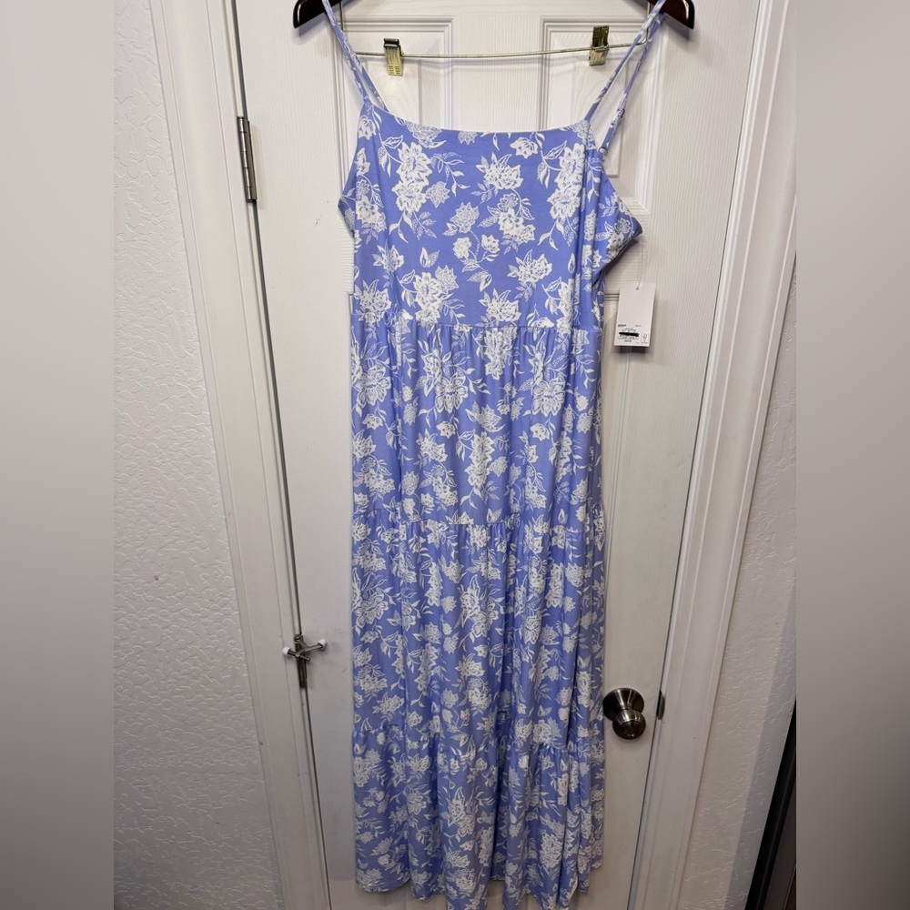 NWT Kohl's Blue and White Floral Tiered Maxi Dress